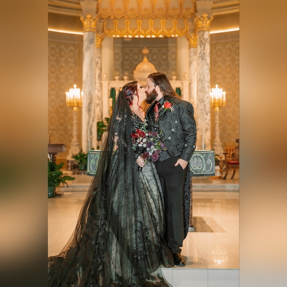 Meet your Posher, Jade - Picture 3 of 6